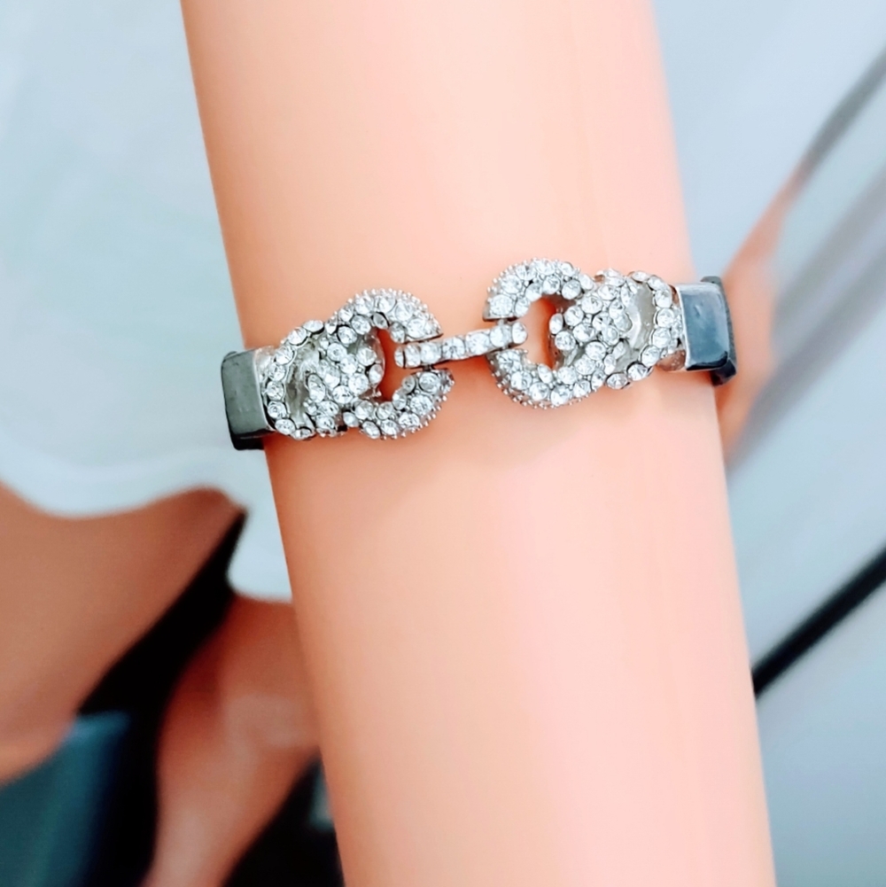 DARK GRAY LEATHER BAND RHINESTONE MAGNETIC CLOSURE BRACELET